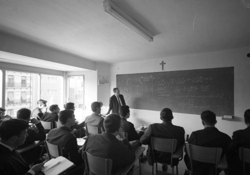 <p>Aules de l’Escola Tecnos. Anys 50. Autor: Fotos Francino. Fons Fotos Francino. AMAT. Ref. 744867.</p>
