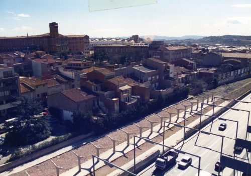 <p>Retirada de les vies exteriors dels ferrocarrils de la Generalitat, [1980]. Autor: Desconegut. Fons Municipal. AMAT. Reg. 856933.</p>
