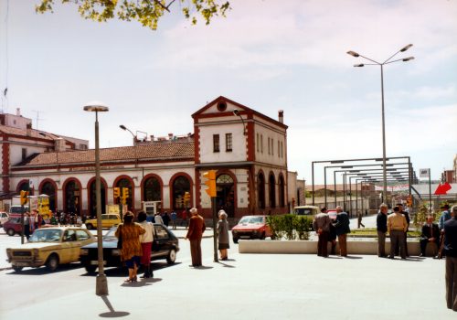 <p>Soterrament Ferrocarrils de la Generalitat, anys 80. Autor: Desconegut. Fons Municipal. AMAT. Reg. 713815.</p>
