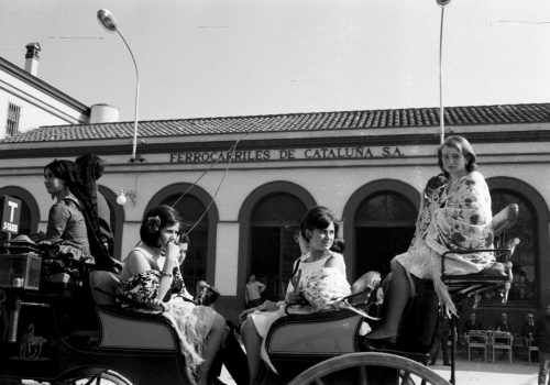 <p>Desfilada en benefici per la lluita contra el càncer, 22 de maig de 1965. Fons i autoria: Carles Duran. AMAT. Ref. 809561.</p>
