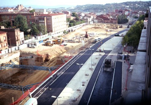 <p>Obres de construcció el Parc dels Catalans, anys 1990-1995, Autor: Desconegut. Fons Municipal. AMAT. Reg. 1140259.</p>
