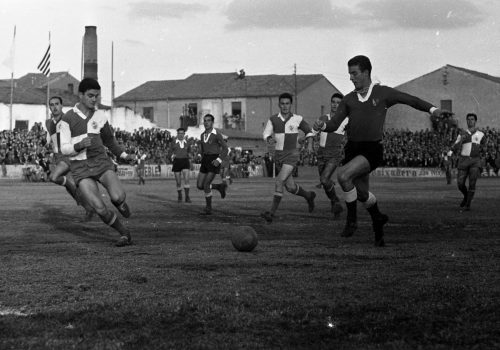 <p>Partit de futbol entre el FC Terrassa i el CE Sabadell, 1958-59.<br />
Fotografia: Joan Biarnés – Procedència: Arxiu Municipal de Terrassa (AMAT) – Reg: 046_036</p>
