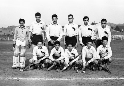 <p>XII Hores d’hoquei sobre herba. Equip del ATHC, 1 de maig del 1961.<br />
Fotografia: Joan Biarnés – Procedència: Arxiu Municipal de Terrassa (AMAT) – Reg: 086_002</p>
