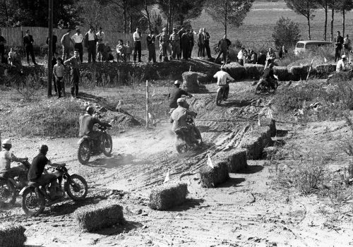 <p>IV Motocros Ciutat de Manresa, 12 d’octubre de 1962.<br />
Fotografia: Joan Biarnés – Procedència: Arxiu Municipal de Terrassa (AMAT) – Reg: 110_008</p>
