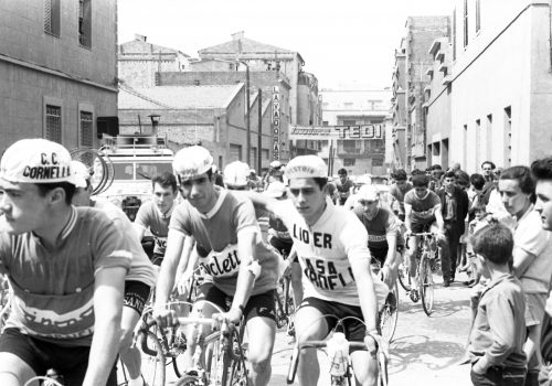 <p>Cinturó Ciclista de Catalunya. Etapa Barcelona-Vilanova, 1965.<br />
Fotografia: Joan Biarnés – Procedència: Arxiu Municipal de Terrassa (AMAT) – Reg: 252_040</p>
