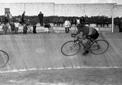 <p>XVIII Cinturó ciclista de Catalunya, 1965.<br />
Fotografia: Joan Biarnés – Procedència: Arxiu Municipal de Terrassa (AMAT) – Reg: 253_021</p>
