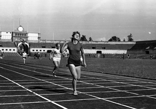 <p>Primera jornada de la II Copa Pirineus, celebrada a l’estadi de Montjuïc, el 24 d’octubre de 1965.</p>
<p>Fotografia: Joan Biarnés – Procedència: Arxiu Municipal de Terrassa (AMAT) – Reg: 305_014</p>
