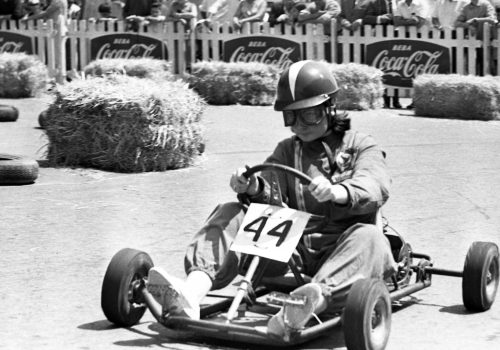 <p>II Carrera de Karts celebrada a l’avinguda d’Abat Marcet, 3 de juliol del 1966. Competició organitzada per Motor Sport Tarrasa que formava part del programa d’activitats de la festa major del 1966.<br />
Fotografia: Joan Biarnés – Procedència: Arxiu Municipal de Terrassa (AMAT) – Reg: 352_006</p>
