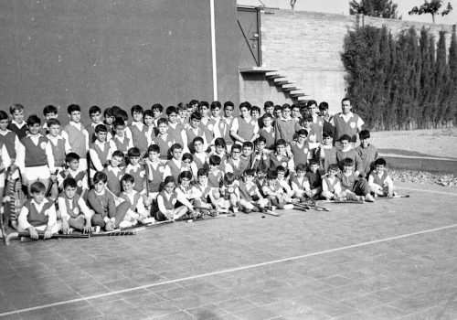 <p>Retrat dels participants al Torneig internacional del CD Terrassa Hockey, 1967.<br />
Fotografia: Joan Biarnés – Procedència: Arxiu Municipal de Terrassa (AMAT) – Reg: 441_019</p>
