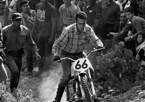<p>II Trial de Sant Llorenç, organitzat pel Motor Sport Terrassa, amb el número 66 el terrassenc Amadeu Torrents i Amat, 20 d’octubre de 1968.<br />
Fotografia: Joan Biarnés – Procedència: Arxiu Municipal de Terrassa (AMAT) – Reg: 481_022</p>

