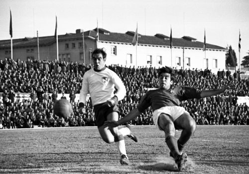 <p>Partit de futbol Terrassa FC – CD Condal, 4 de febrer del 1968.<br />
Fotografia: Joan Biarnés – Procedència: Arxiu Municipal de Terrassa (AMAT) – Reg: 487_014</p>
